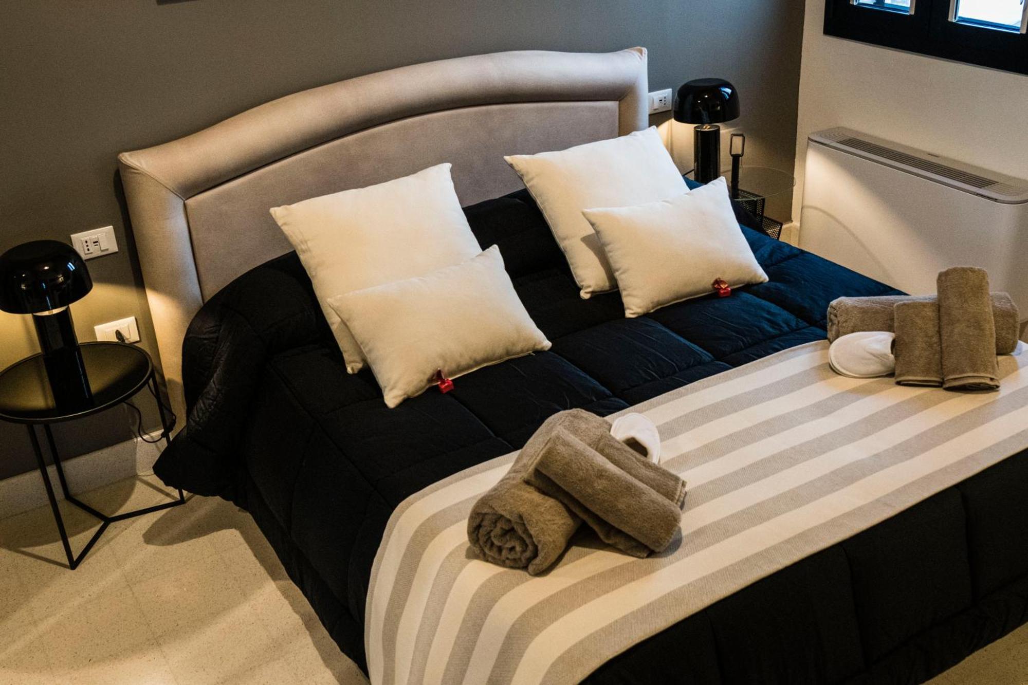 Galatina Suites Boutique - Luxury Experience In Salento Quarto foto
